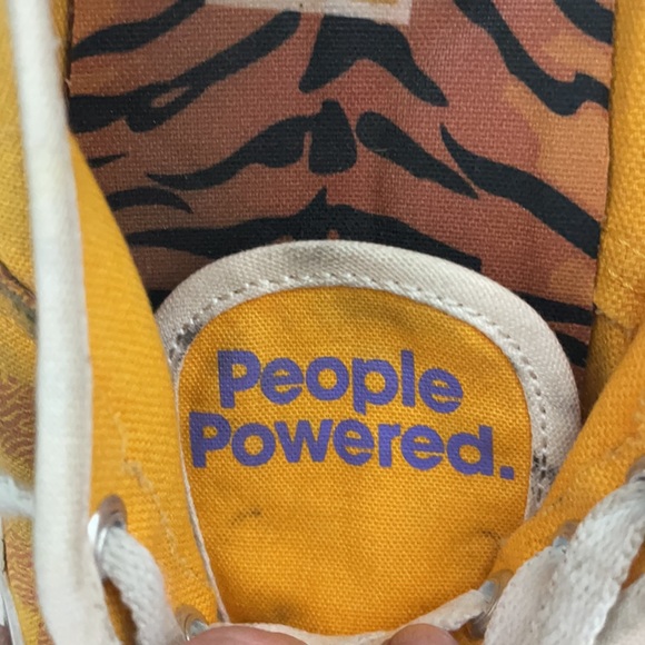 Vans™️ Authentic & Rare “People Powered” Design. - Picture 3 of 10